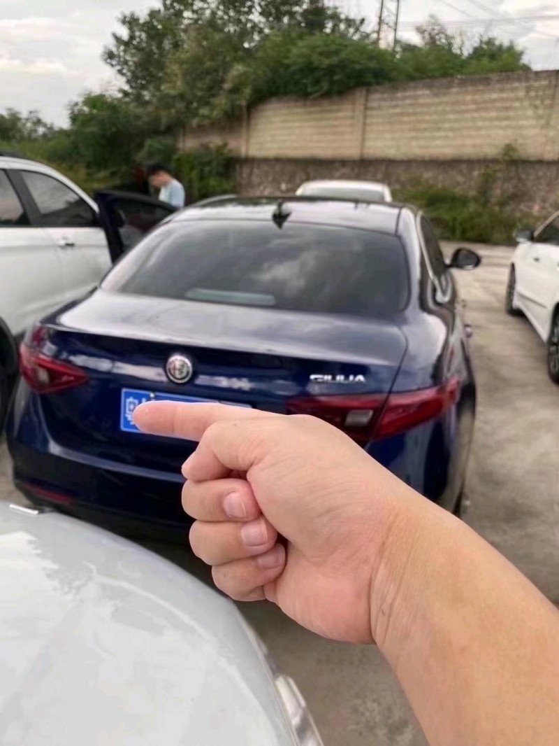 珠海19年阿尔法·罗密欧Giulia3