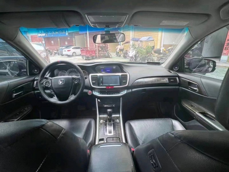 重庆14年本田雅阁2