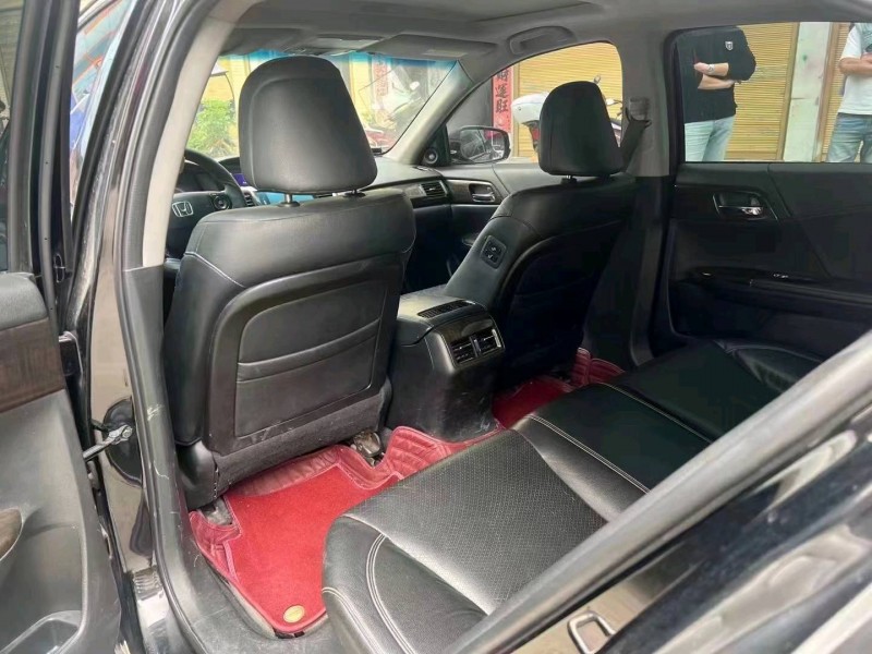 重庆14年本田雅阁5