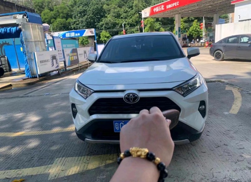 珠海20年丰田RAV4荣放1