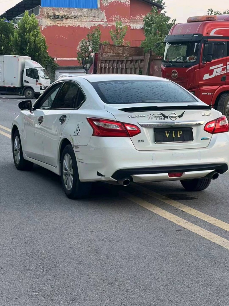 淮南16年日产天籁4