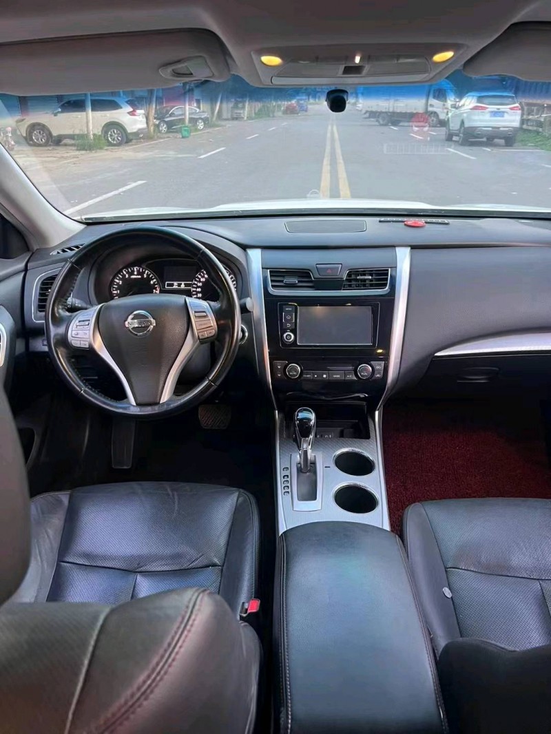 淮南16年日产天籁5