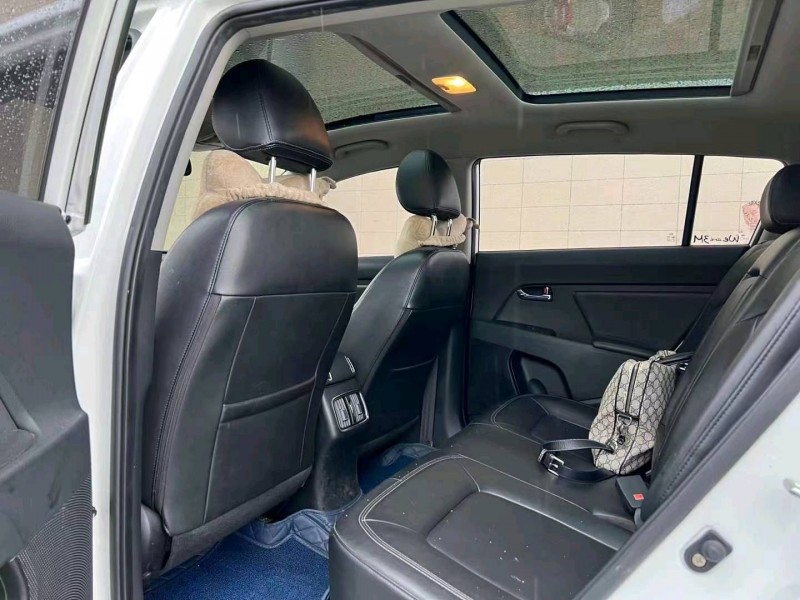 衡阳17年起亚智跑7