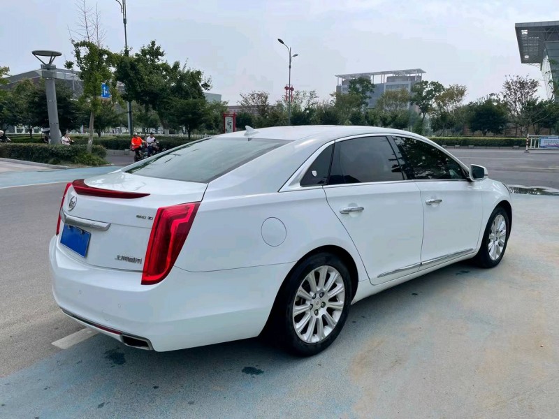 苏州14年凯迪拉克XT56