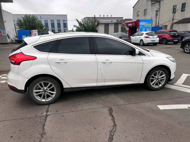 常州16年福特福克斯5