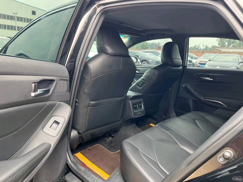 保定21年丰田亚洲龙3