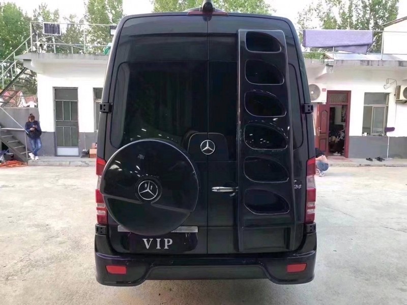 济宁14年奔驰斯宾特8