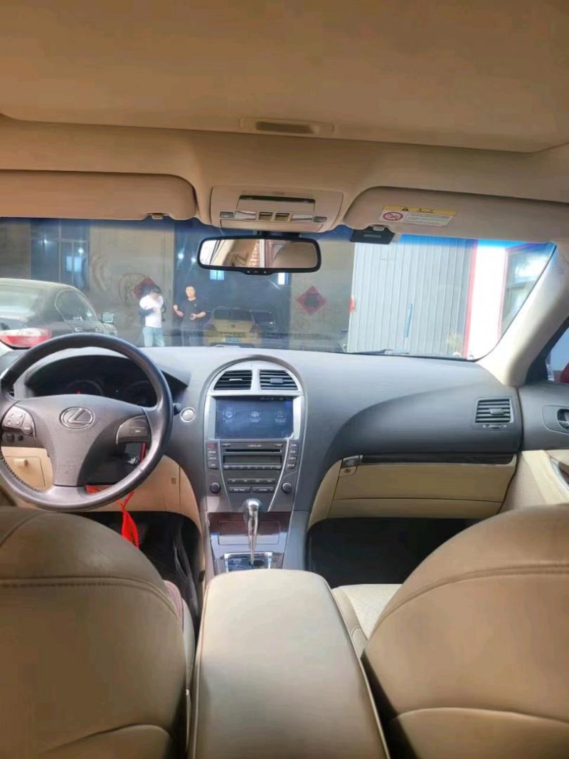 保定10年雷克萨斯ES7