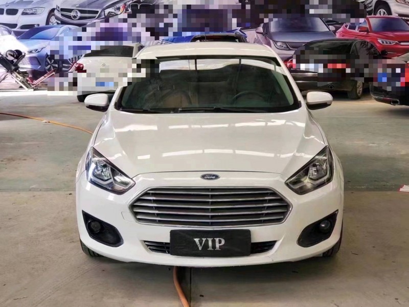 济宁17年福特福睿斯1