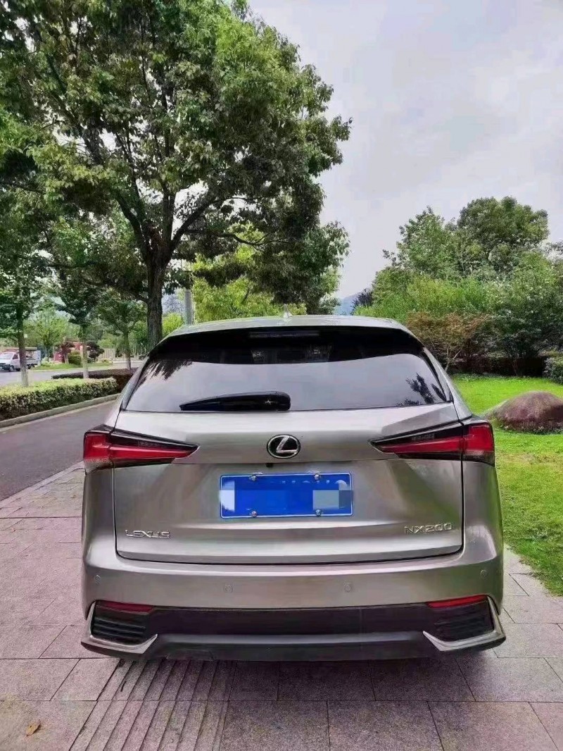 嘉兴19年雷克萨斯NX7