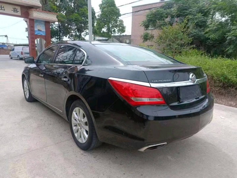 深圳15年别克君越6