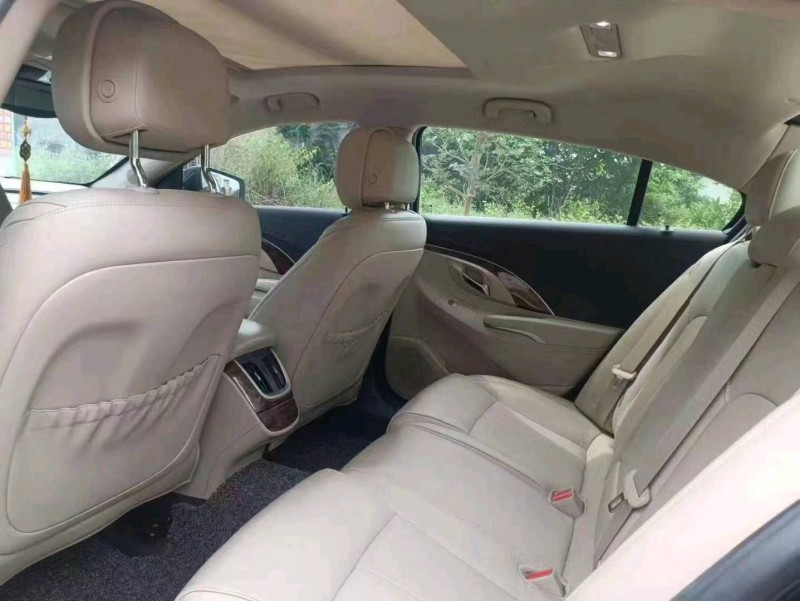 深圳15年别克君越8