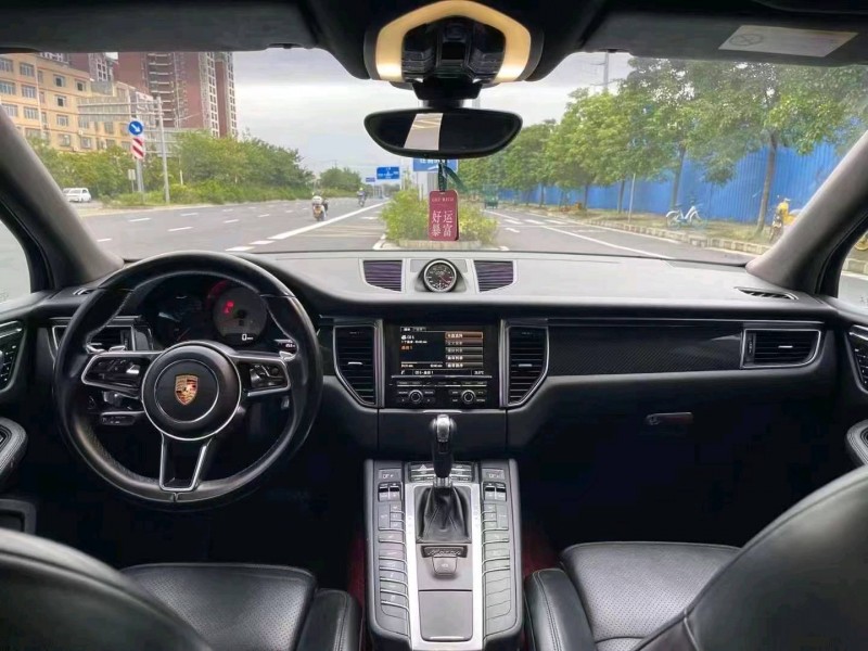 桂林15年保時捷Macan7