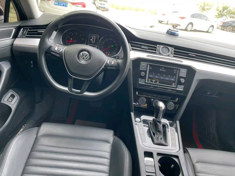 保定19年大众迈腾7