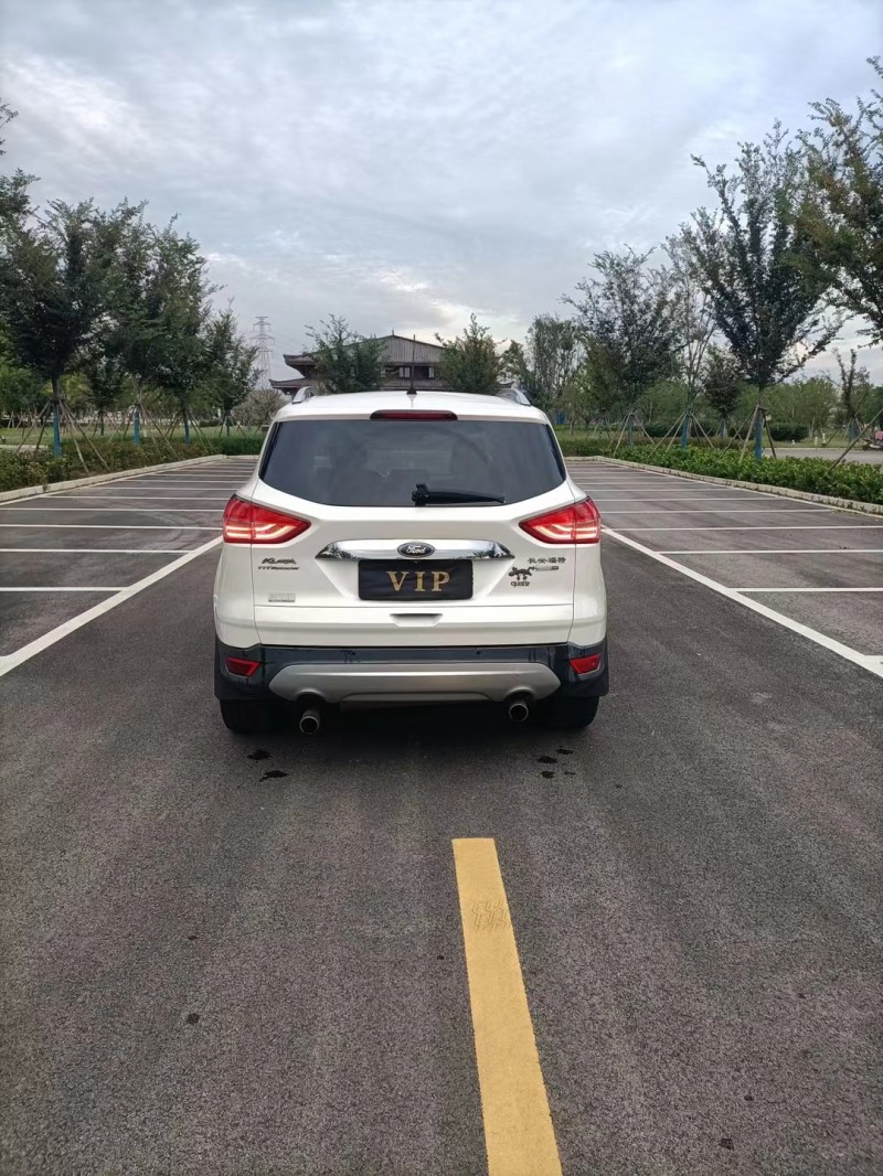 徐州15年福特翼虎9