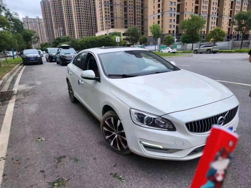 邢台20年沃尔沃S60L2