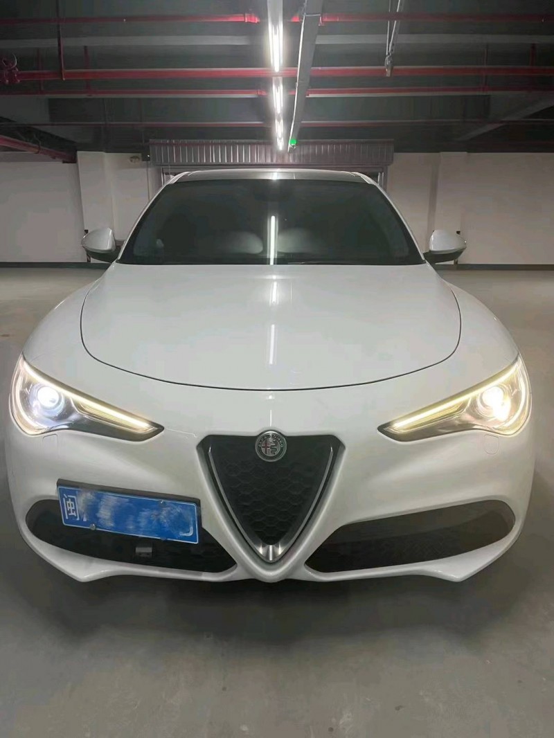 邯郸19年阿尔法·罗密欧Stelvio1