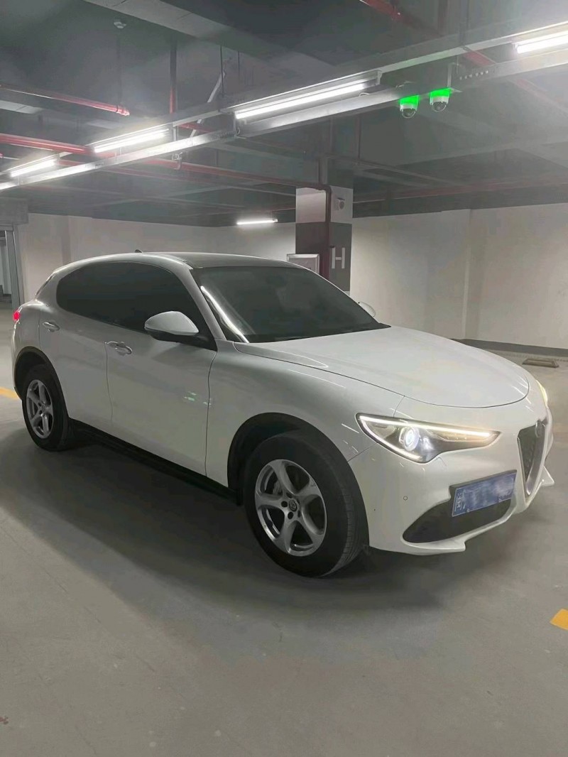 邯郸19年阿尔法·罗密欧Stelvio2