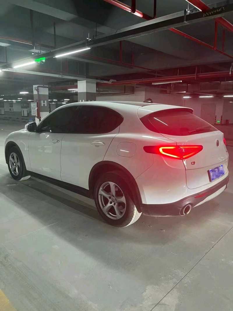 邯郸19年阿尔法·罗密欧Stelvio4