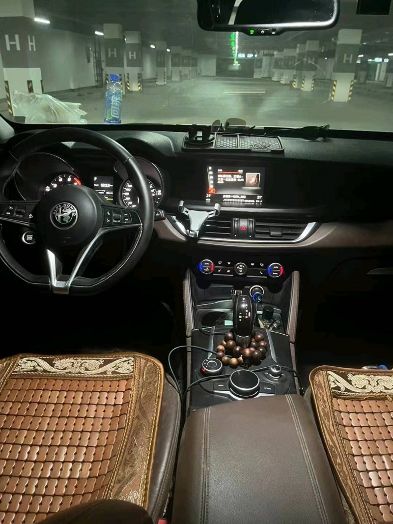 邯郸19年阿尔法·罗密欧Stelvio9