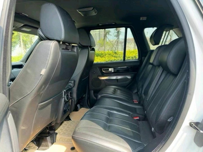 保定13年路虎揽胜运动8