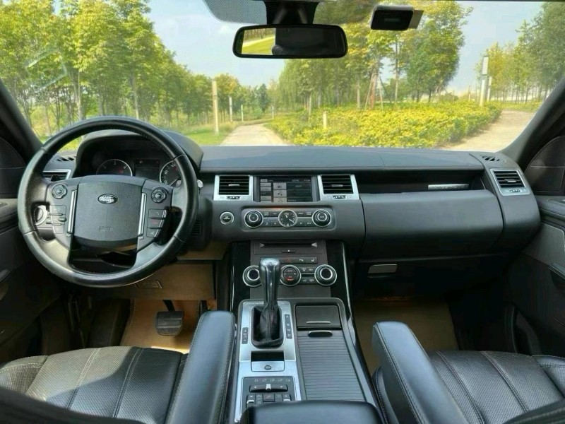 保定13年路虎揽胜运动9