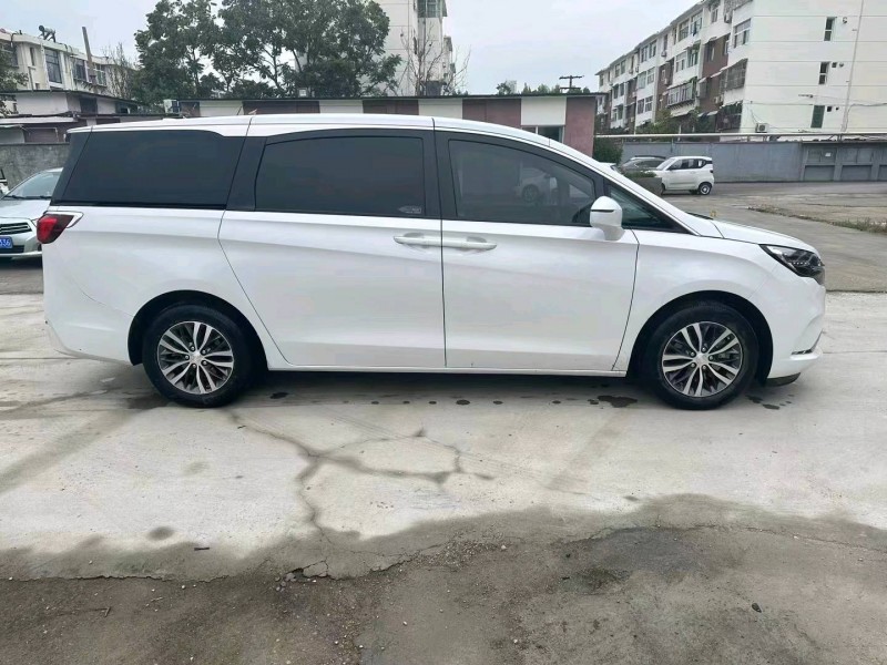 东营21年别克GL87