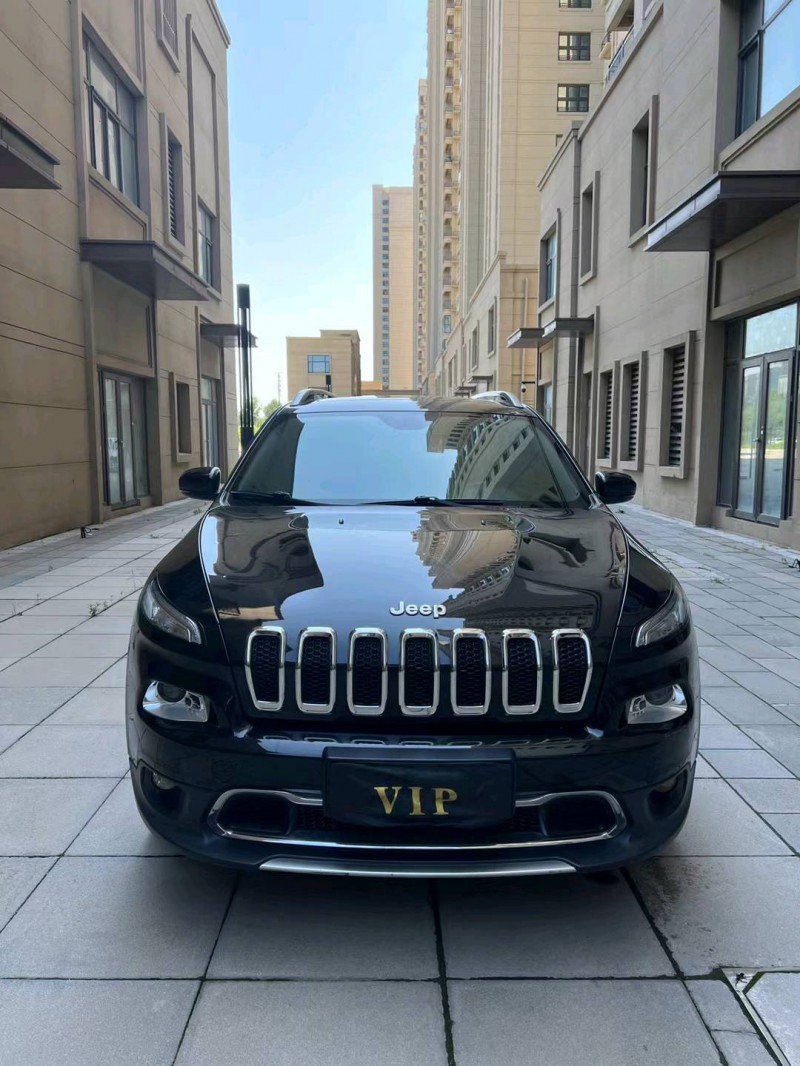 廊坊19年Jeep自由光1