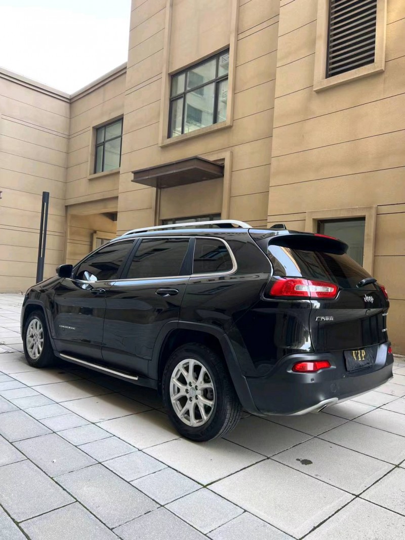 廊坊19年Jeep自由光3