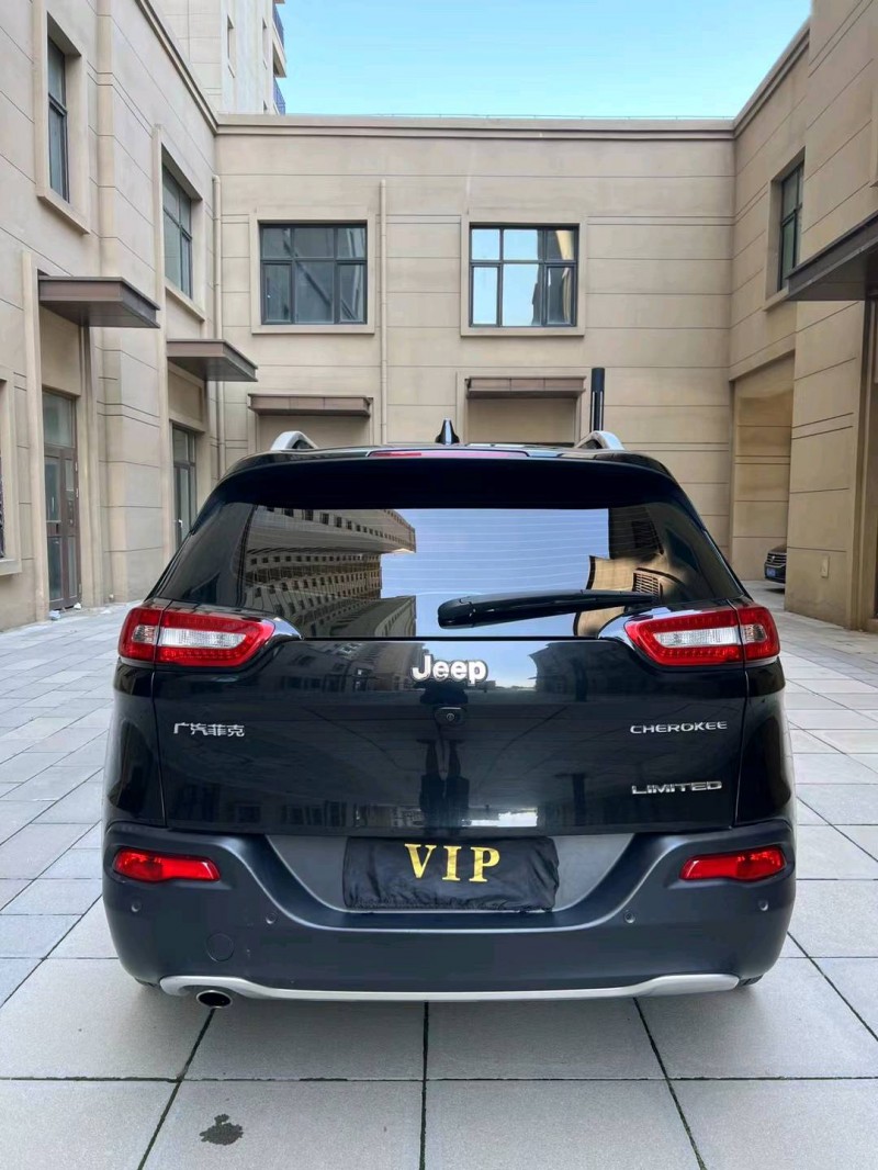 廊坊19年Jeep自由光9