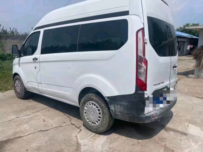 东营17年福特全顺5