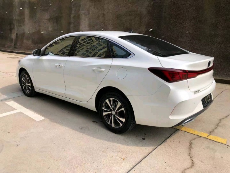 东营23年长安汽车逸动5