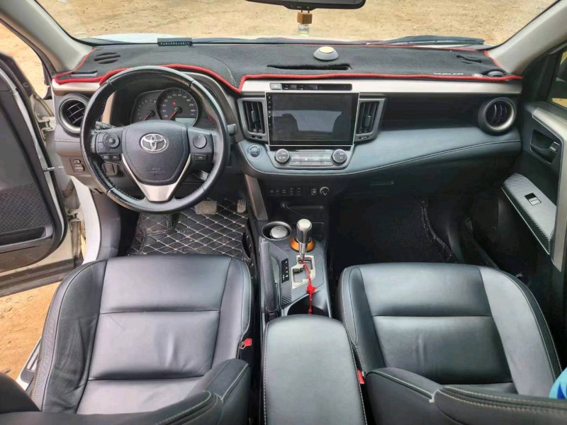 东营15年丰田RAV4荣放8