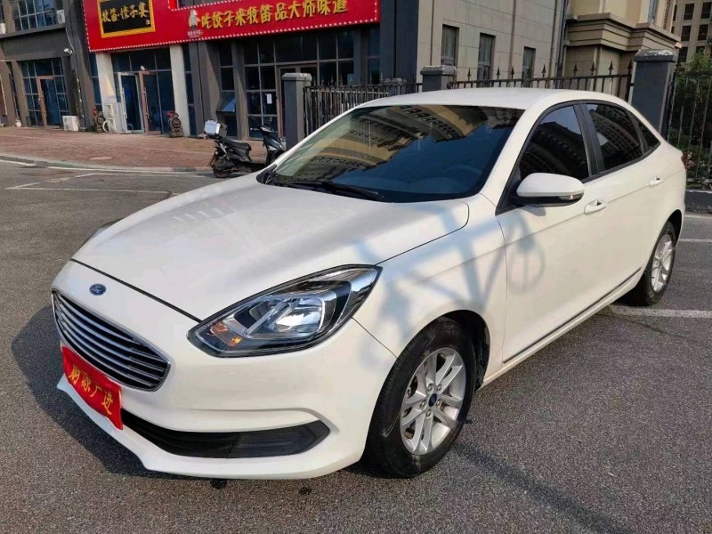 枣庄19年福特福睿斯3