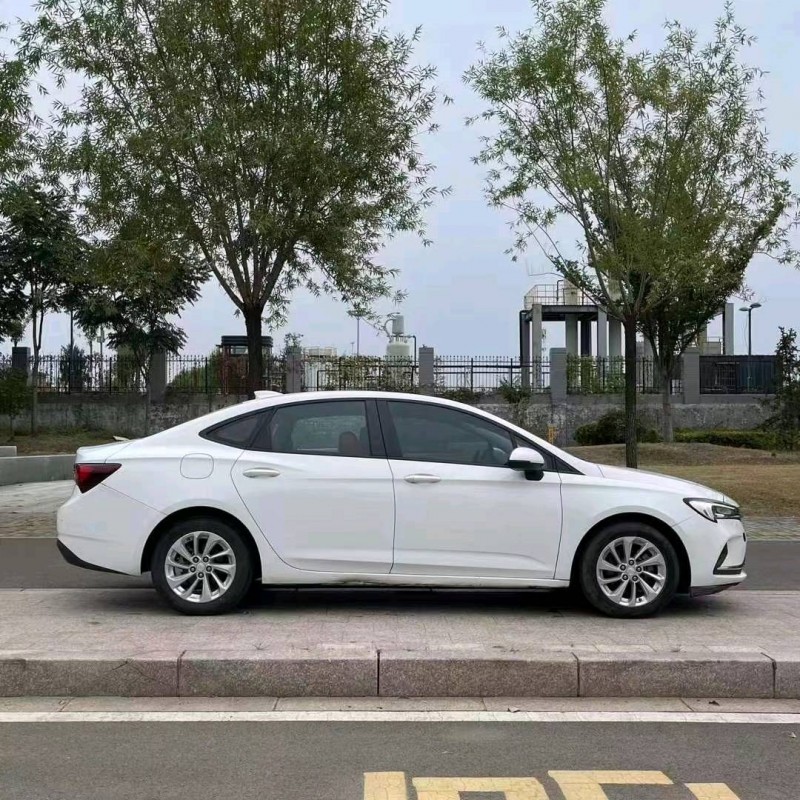 枣庄20年别克威朗6