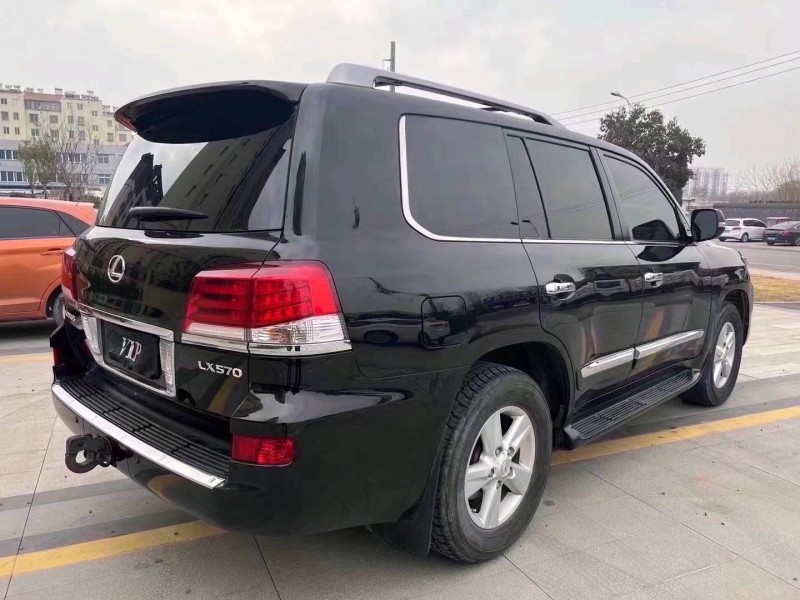 济宁15年雷克萨斯LX7