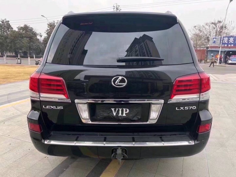 济宁15年雷克萨斯LX9