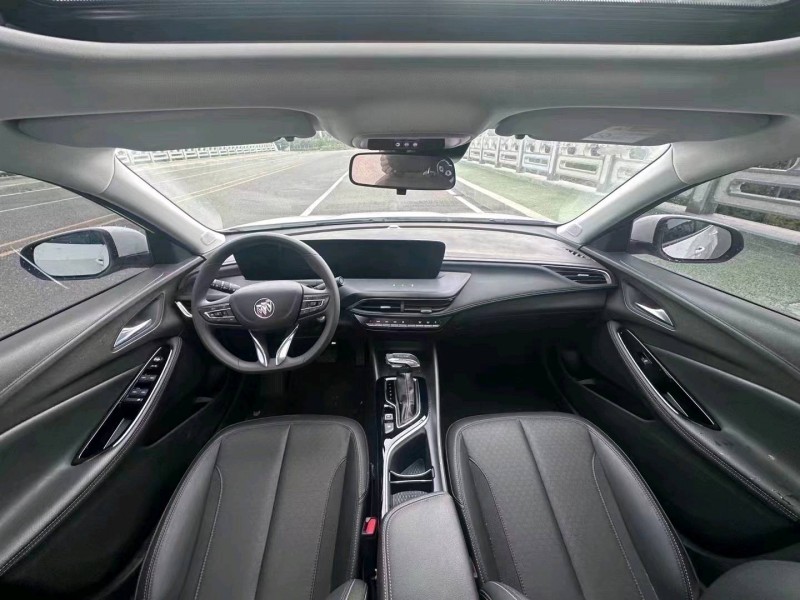 枣庄23年别克威朗9