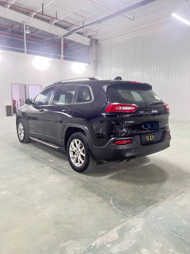 徐州17年Jeep自由光4