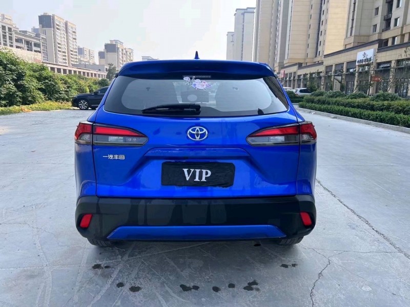 济宁22年丰田锐放9