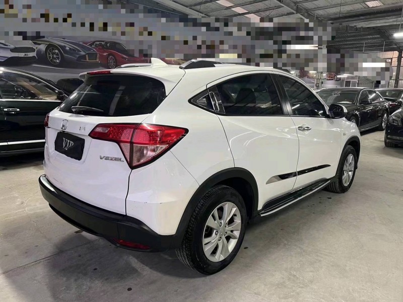 济宁16年本田缤智7