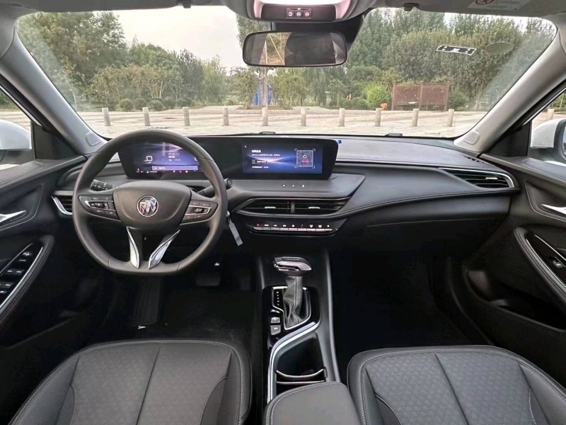 东营23年别克威朗6