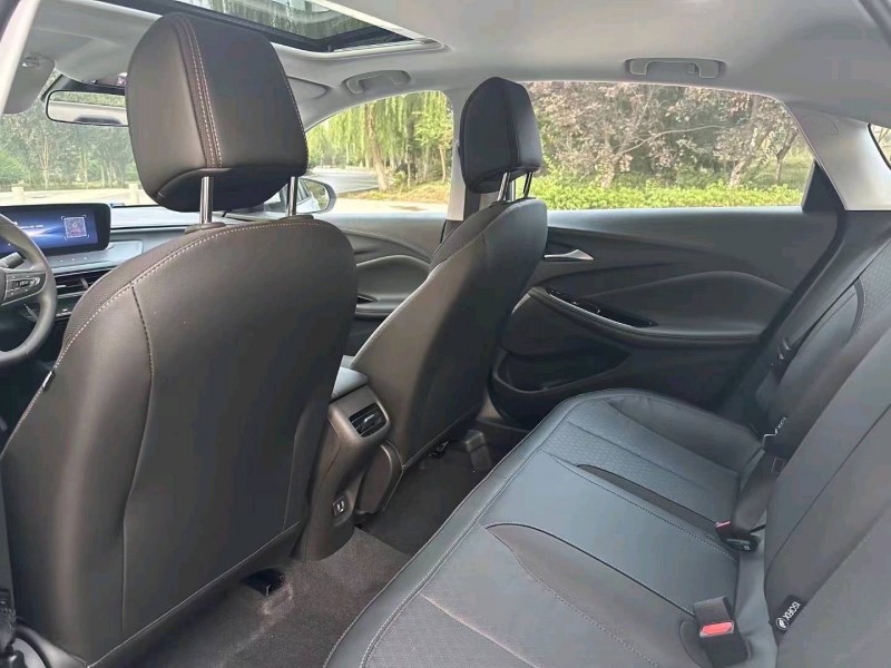 东营23年别克威朗7