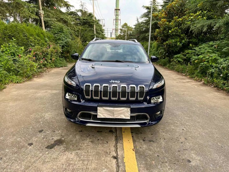 徐州17年Jeep自由光1