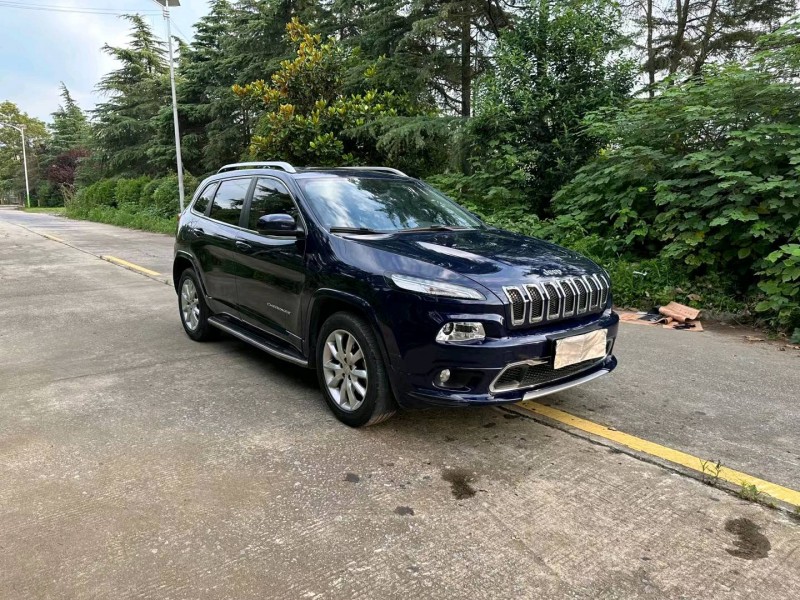 徐州17年Jeep自由光3