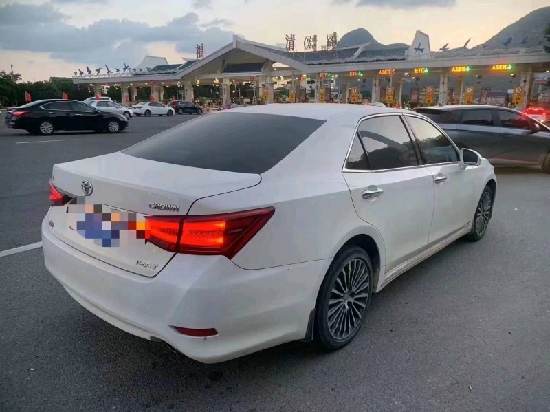 莆田18年丰田皇冠7