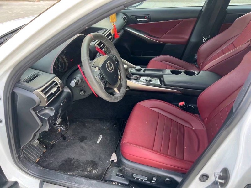 济宁16年雷克萨斯IS F4