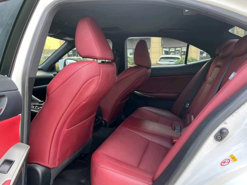 济宁16年雷克萨斯IS F6