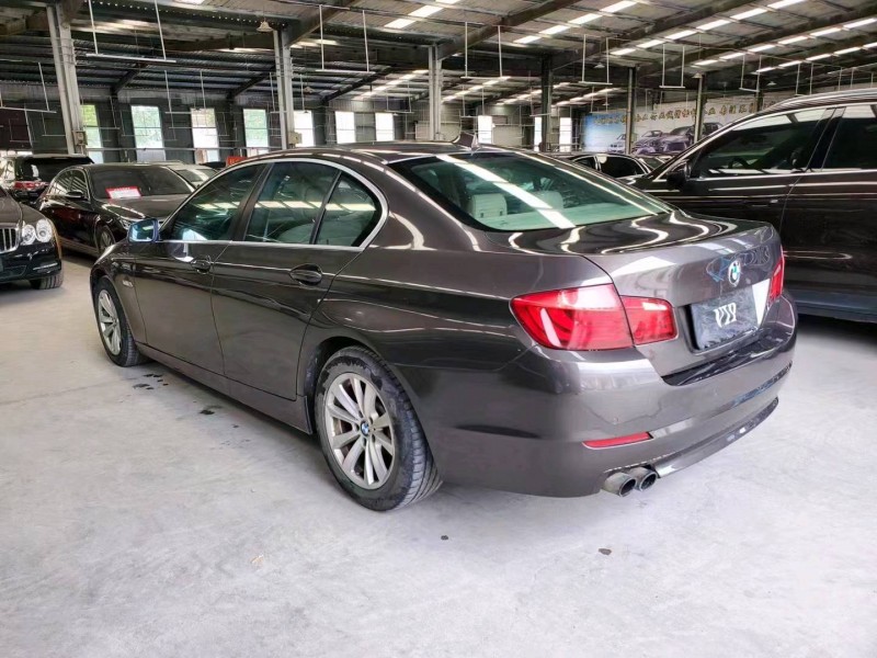 济宁13年宝马5系8