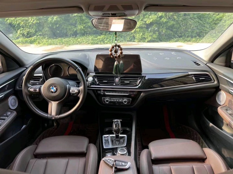 济宁22年宝马1系5